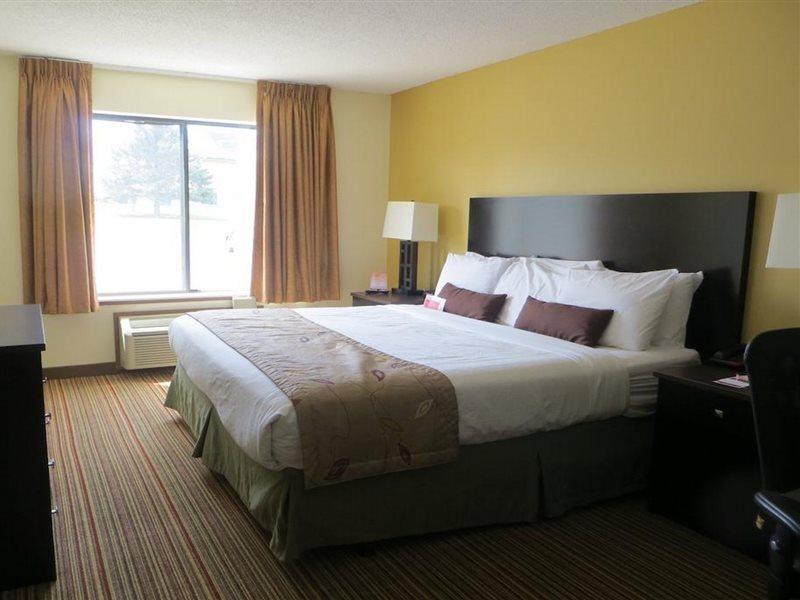 Ramada By Wyndham Wisconsin Dells I-90 Hotel Lake Delton Exterior foto