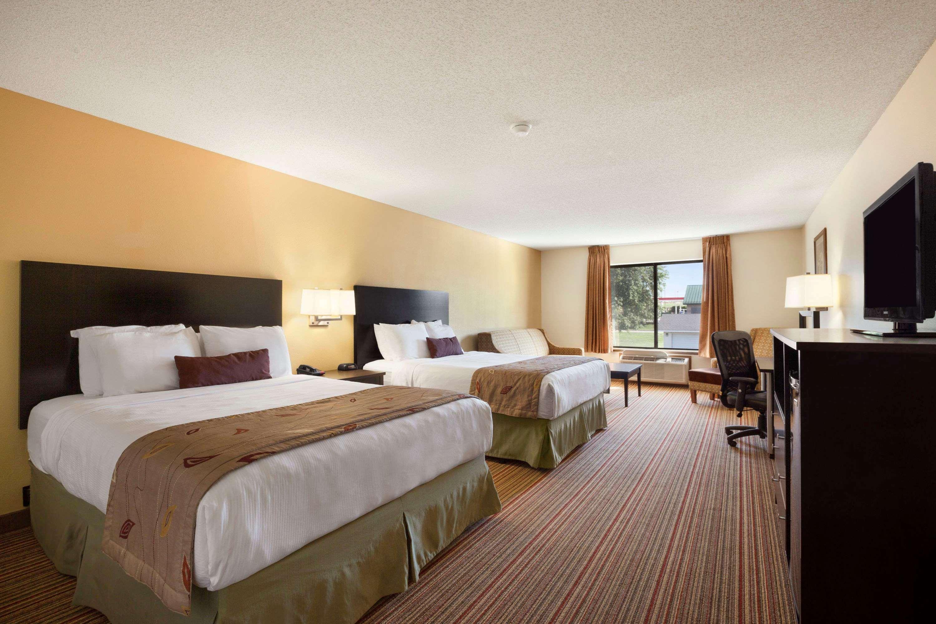 Ramada By Wyndham Wisconsin Dells I-90 Hotel Lake Delton Exterior foto