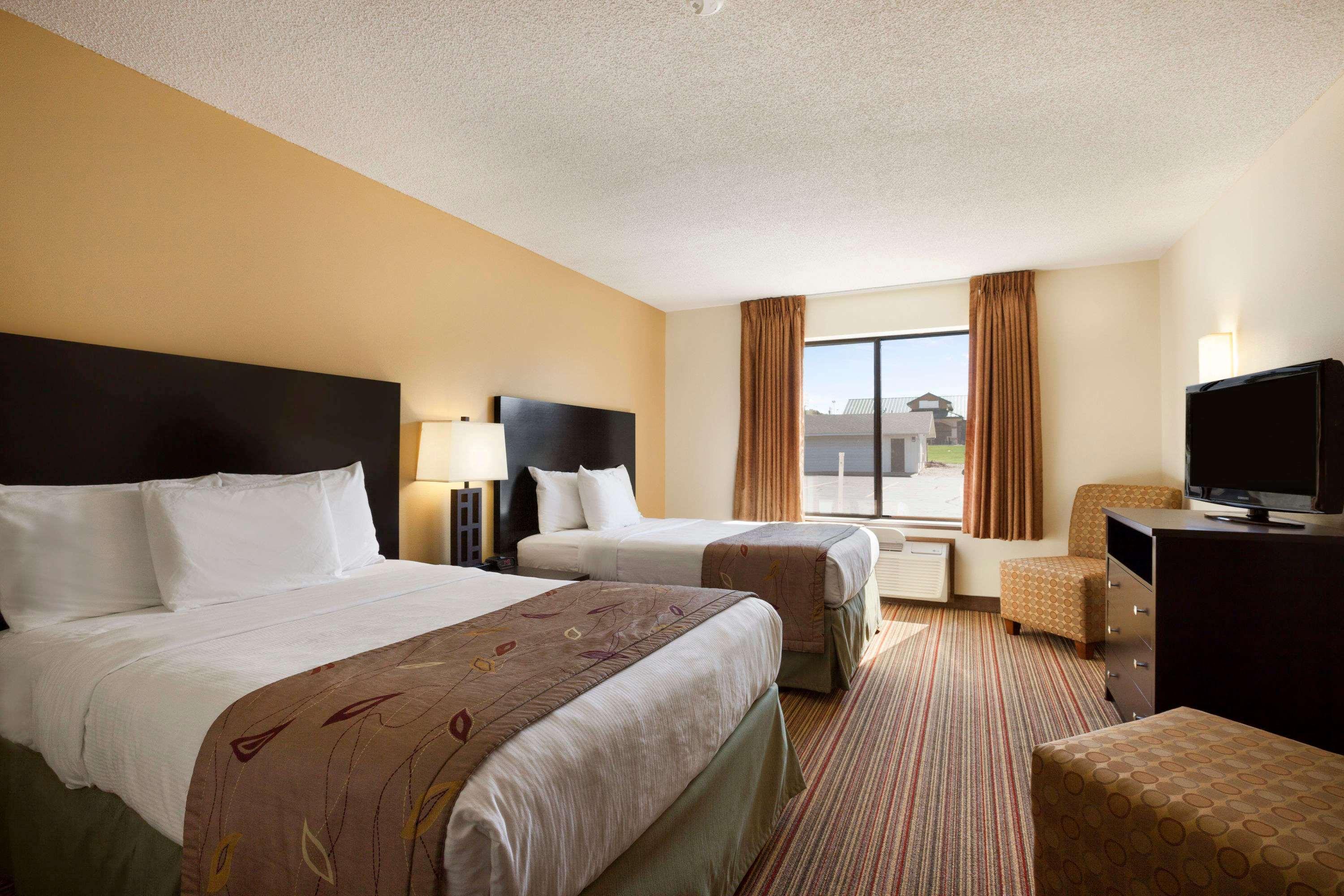 Ramada By Wyndham Wisconsin Dells I-90 Hotel Lake Delton Exterior foto
