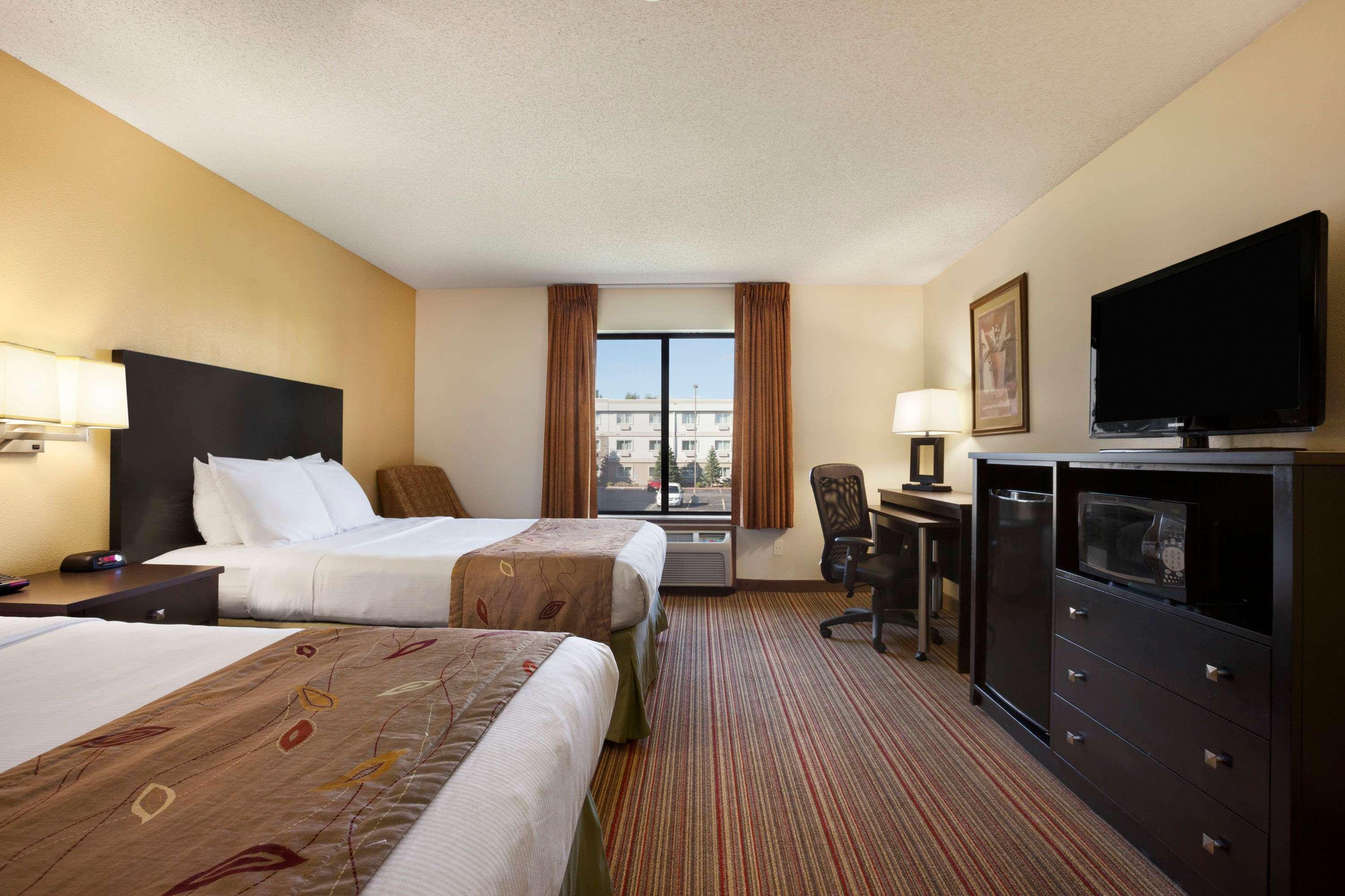 Ramada By Wyndham Wisconsin Dells I-90 Hotel Lake Delton Exterior foto