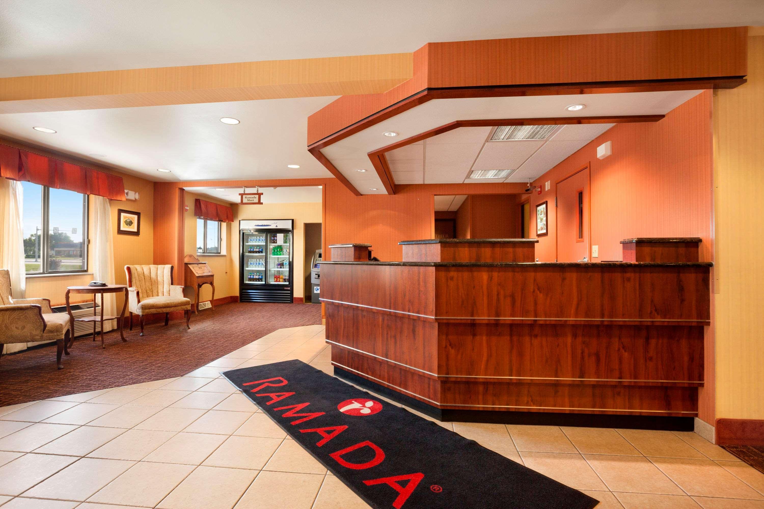 Ramada By Wyndham Wisconsin Dells I-90 Hotel Lake Delton Exterior foto