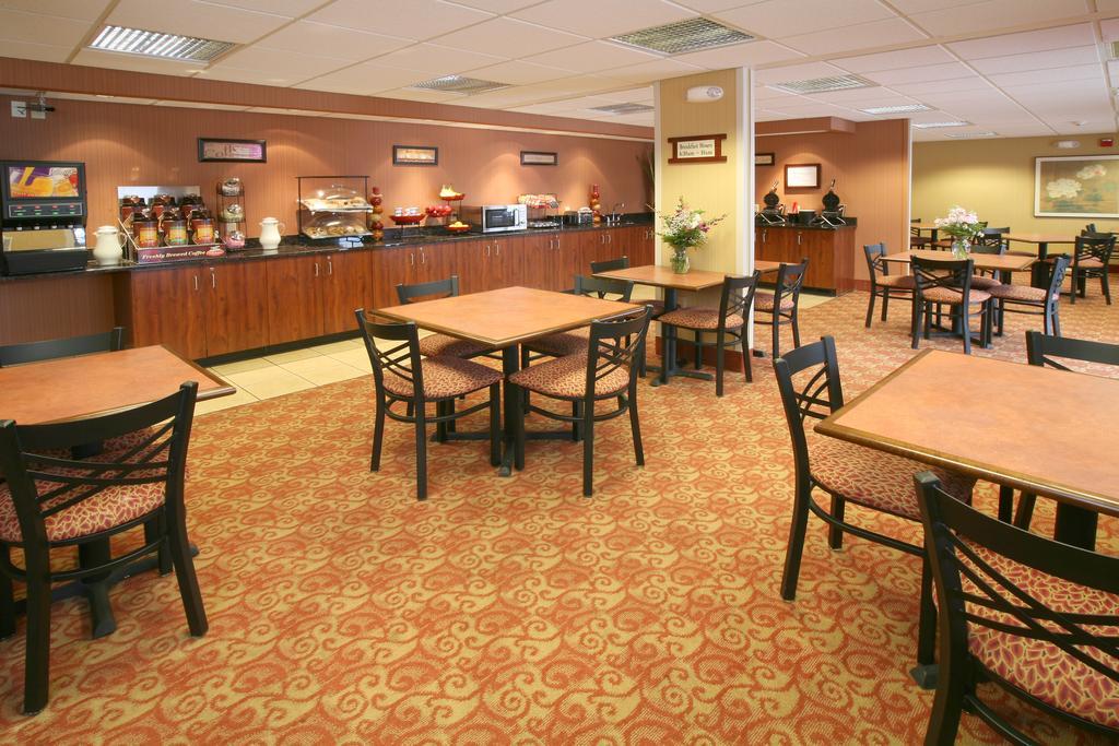 Ramada By Wyndham Wisconsin Dells I-90 Hotel Lake Delton Exterior foto