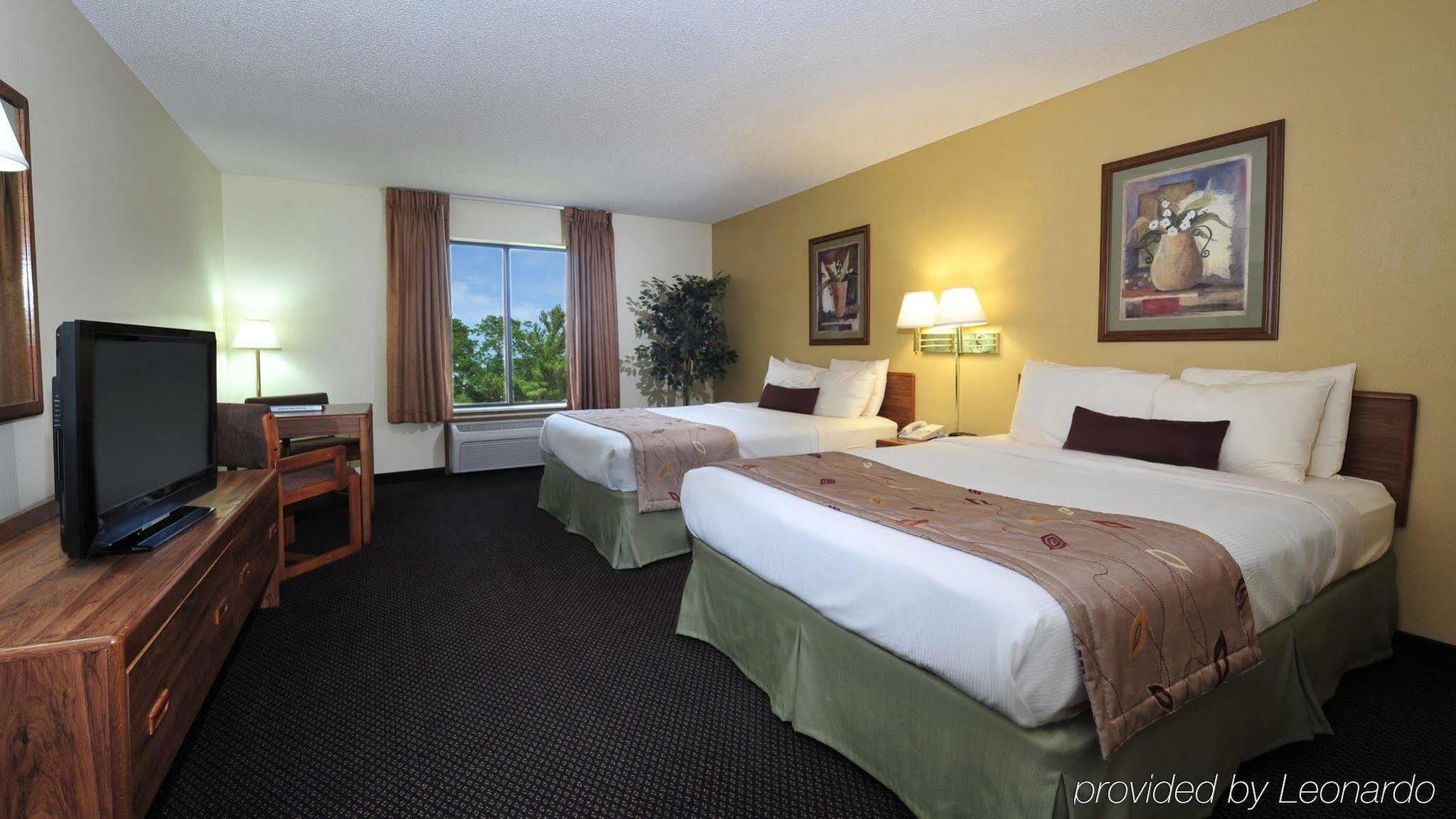 Ramada By Wyndham Wisconsin Dells I-90 Hotel Lake Delton Exterior foto