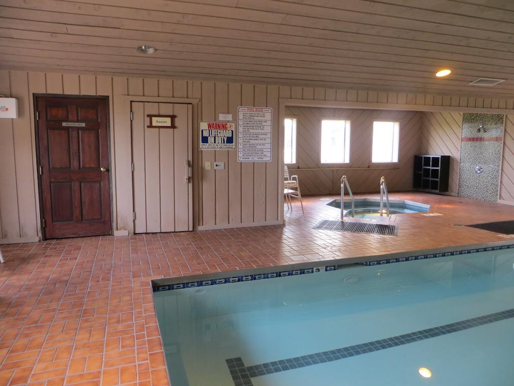 Ramada By Wyndham Wisconsin Dells I-90 Hotel Lake Delton Exterior foto