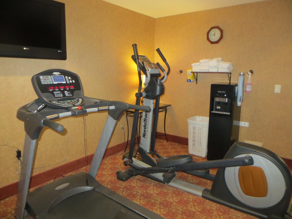 Ramada By Wyndham Wisconsin Dells I-90 Hotel Lake Delton Exterior foto