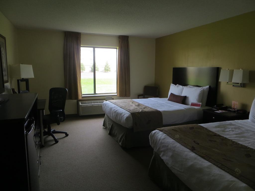 Ramada By Wyndham Wisconsin Dells I-90 Hotel Lake Delton Exterior foto
