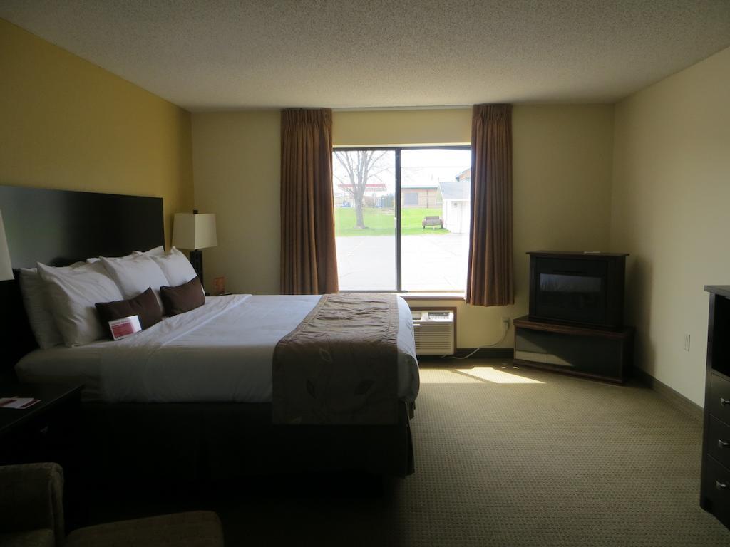 Ramada By Wyndham Wisconsin Dells I-90 Hotel Lake Delton Exterior foto
