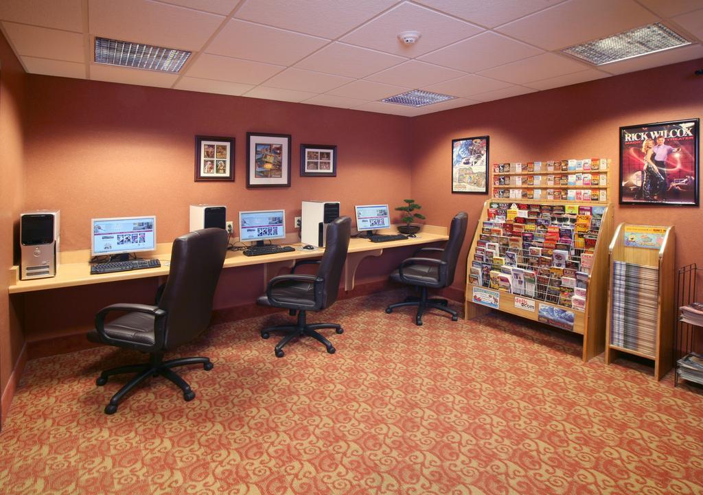 Ramada By Wyndham Wisconsin Dells I-90 Hotel Lake Delton Instalações foto